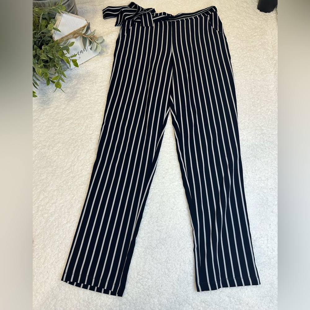Women’s striped pants with attached belt Size Medium
